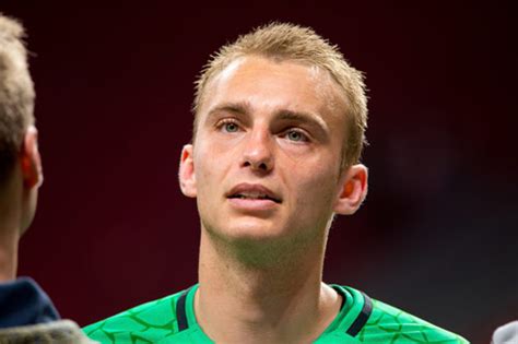Barcelona's reserve goalkeeper jasper cillessen suffered a sprained rib during a. Ex-Barça-Keeper: Nach nur einer Saison: Jasper Cillessen ...