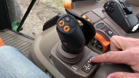 John Deere 5r Series Tractor 540r Loader Controls Youtube