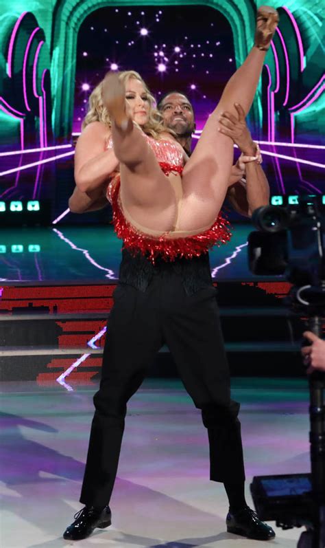 Anastacia Wardrobe Malfunction Dancing With The Stars Spells Disaster Daily Star
