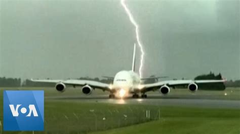 lightning strikes near passenger plane at new zealand airport youtube