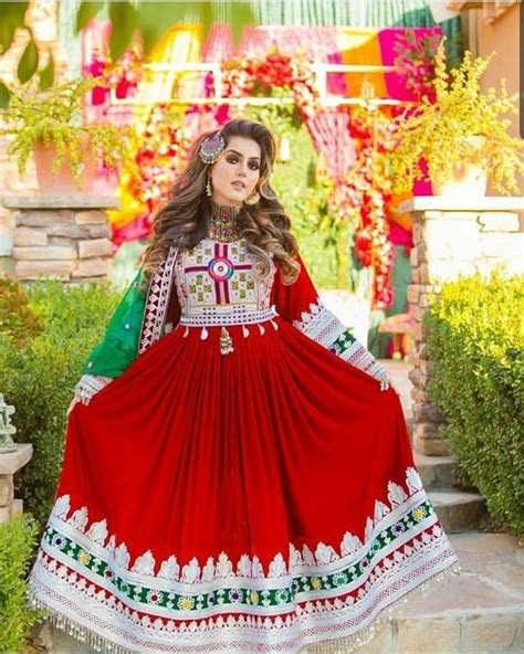 Traditional Fashion Traditional Dresses Lovely Dresses Vintage
