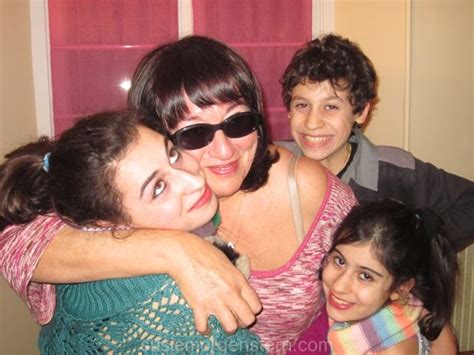 See if your friends have read any of susie morgenstern's books. Photos de famille - Susie Morgenstern