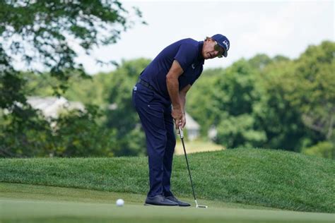Phil mickelson 2021 will phil win again on the pga tour this season? WATCH: Phil Mickelson's bizarre new 'STOP-START' putting stroke | GolfMagic