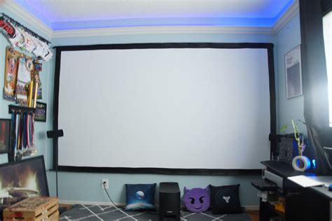 My Favorite Projector Screen For Indoor and Outdoor Movies ...