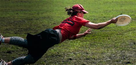 Brush Up Your Ultimate Frisbee Knowledge With These 10 Simple Rules Playo