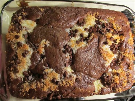 1 box of duncan hines devil's food cake mix 1 large egg 1/4 cup of water. Earthquake Cake Recipe | Duncan Hines®