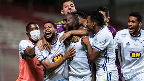 Felipão comemora vitória do Cruzeiro e abre o jogo sobre G 4