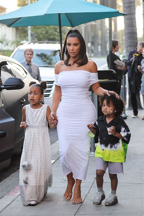 The kardashian family is by far one of the most famous people in pop culture today.however, perhaps no other sister is more well known than kim kardas. Kim Kardashian & Kanye West Cutest Photos With Their Kids ...