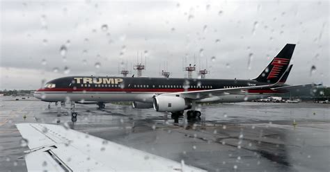 President Trumps Private Plane Clipped On Ground At Laguardia Airport Cbs New York