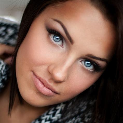 12 Eye Makeup Tricks Every Woman With Blue Eyes Should Know