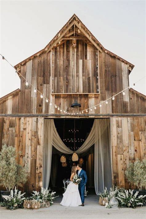 10 Amazing Wedding Colors And Rustic Wedding Invitations You Cant Get Enough Of Barn Wedding