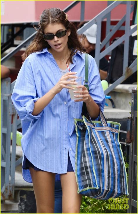 Kaia Gerber Spends Her Saturday Shopping In Nyc Photo 4790156 Kaia