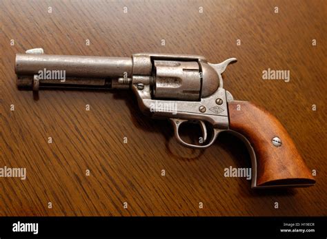 Colt Peacemaker Replica