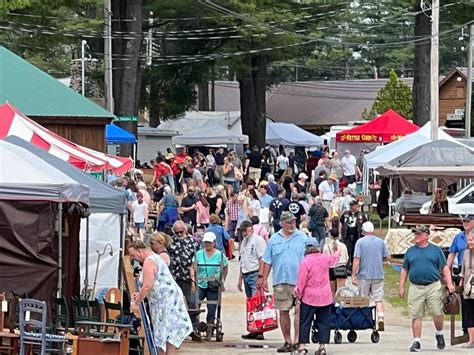 Brimfield North NH Largest Antique Flea Market & Food Truck Festival