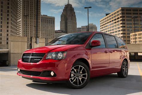 The 4 Best Minivans 2022 Reviews And Photos Oak Motors