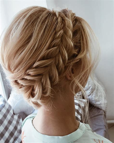 22 Beautiful Prom Hairstyles Thatll Steal The Night Best Prom Hairstyle Ideas Braided Updo