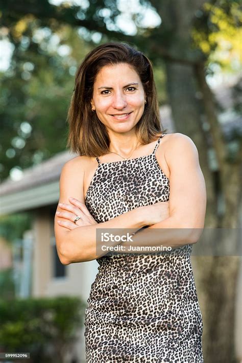 Mature Athletic Woman Smiling Stockfoto Und Mehr Bilder Von 40 44 Jahre