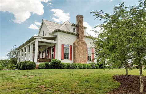 Inside The Real Farmhouse From The Movie Miracles From Heaven