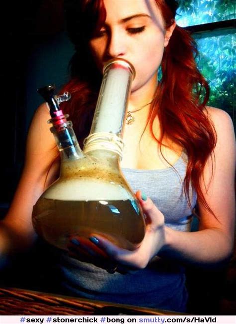 Sexy Stonerchick Bong Smoking Weed Teen Tits