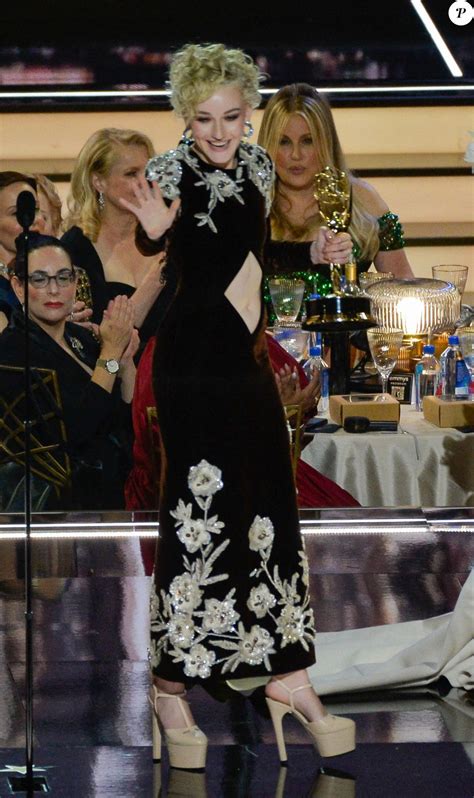 Julia Garner Lors De La 74e Cérémonie Des Emmy Awards Le 12 Septembre