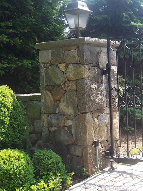 Stonework Driveway Gate Diy Driveway Entrance Landscaping Stone