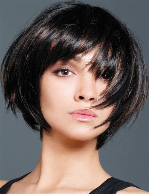 Voir plus d'idées sur le thème coupe de cheveux, cheveux, coiffure. Catalogue coiffure femme 2019 - Coiffure à la mode