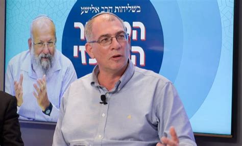 באותו הזמן בליכוד מפרסמים הודעות מצד שרים וחברי כנסת שמחזקים את אורבך לאור ההחלטה לשקול את עמדתו האם לתמוך. הרב אלישע וישליצקי