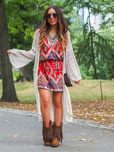 How To Do The Boho Chic Look For Fall Bohemian Chic Outfits Boho