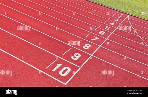 Track Running Lanes Curve Hi Res Stock Photography And Images Alamy