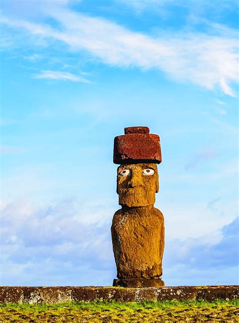 This culture displayed extraordinary characteristics that are expressed in singular architecture and sculpture within the polynesian context. High Quality Stock Photos of "rapa nui"