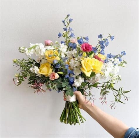 20 Beautiful Spring Bouquets For Your Wedding The Glossychic
