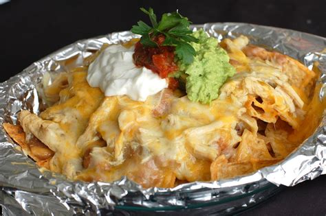 Add chicken, turn to coat in paste. Barefoot and Baking: Restaurant Style Chicken Nachos