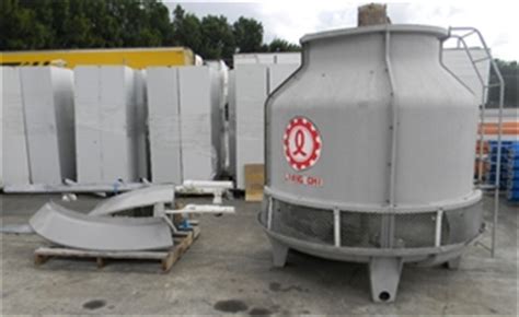 Cooling water inlet pipe into the cooling tower sprinkler, and then by means of the spray cooling tower sprinkler hole formation water, and sprinkle on the cooling tower packing.because cooling tower 180 degree threaded spray nozzles. Water cooling tower, Liang Chi, with fan powered by 3 ...