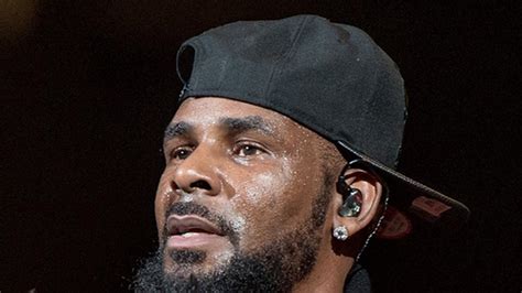 r kelly alleged victim testifies he started having sex with her when she was 15