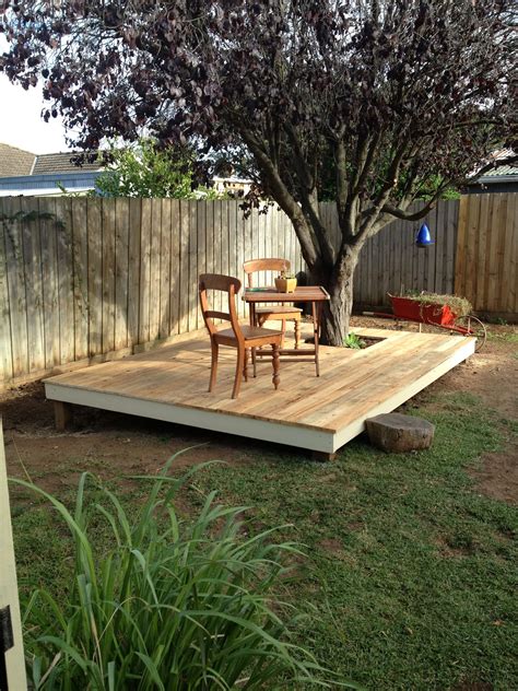 Reclaimed Timber Pallet Deck Easy Backyard Decks Backyard Backyard