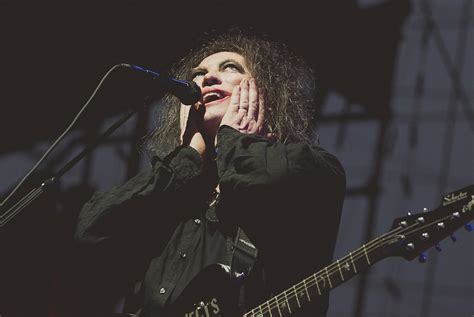 The Cures Robert Smith To Curate Meltdown Festival 2018 Consequence