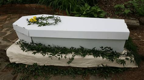 Cardboard Casket Buy A Cardboard Coffin Titan Casket