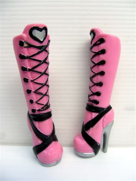 Draculaura Signature Boot Shoes Pink