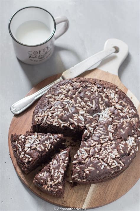 Forza prepariamo la torta super cremosa al sapore di limone! Torta al cioccolato in cinque minuti ricetta - Anna On The ...