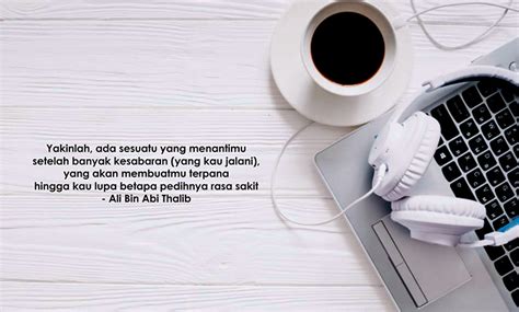 Salah satu keistimewaan ali bin abi thalib adalah orang kedua memeluk islam, setelah sayyidah khadijah istri nabi shallallahu 'alahi wa sallam. 110+ Kutipan Bijak Ali bin Abi Thalib, Tentang Kehidupan ...