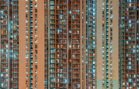 งดงามในความแออัด พาชมภาพถ่ายตึกรามบ้านช่องในฮ่องกง โดยช่างภาพบราซิล