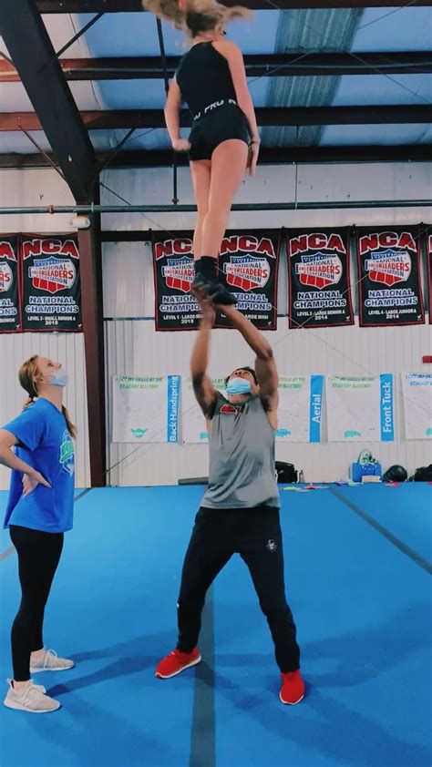 This Cheerleader S Epic Routine Is All The School Spirit You Need Artofit