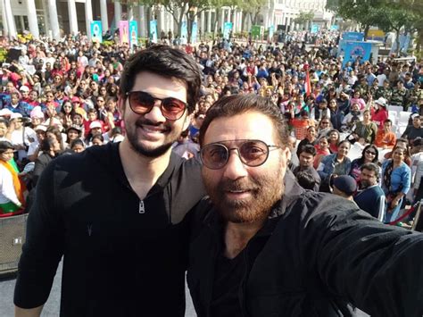 Sunny deol, says his son karan will be launched in a year's time and that he might go behind the when sunny deol was asked whether it a positive or a negative aspect for him that he is the son of. Sunny Deol And His Son Karan Flagged Off An All Women's Bike Rally In Delhi