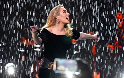 Adele Goes Viral For Disappearing Trick At Las Vegas Show