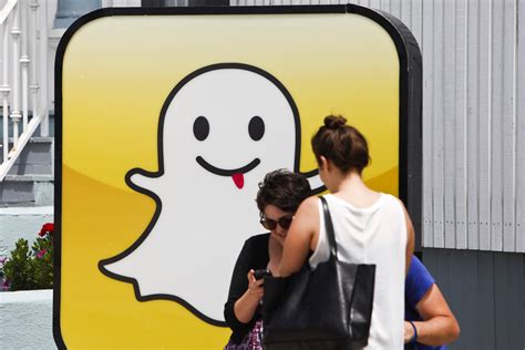 Snapchat Photo Leak Shows Users Mistake Was Trusting Each Other LA Times