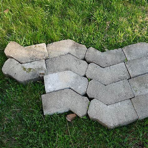 How to lay garden blocks. HOME DZINE Garden Ideas | Lay a path with paving blocks