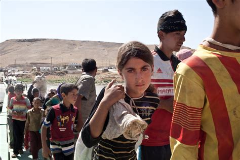 Yazidis Cross Into Iraqi Kurdistan From Syria The Washington Post