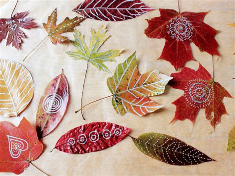 10 Autumn Crafts With Leaves For Kids