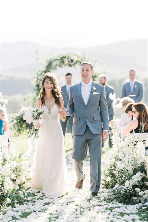 Apr 09, 2021 · the ceremony program should include all of the helpful details you would want to communicate to guests: Pippin Hill Vineyards Charlottesville VA Wedding | Va ...