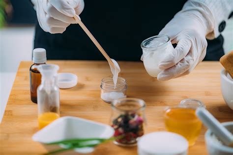 Sowohl die zinskosten als auch die monatliche tilgungsrate sind höher als bei einer baufinanzierung mit eigenkapital. Handcreme selber machen: Rezepte für die DIY-Creme